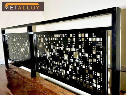 แผ่นฉลุลายตกแต่งราวกันตก